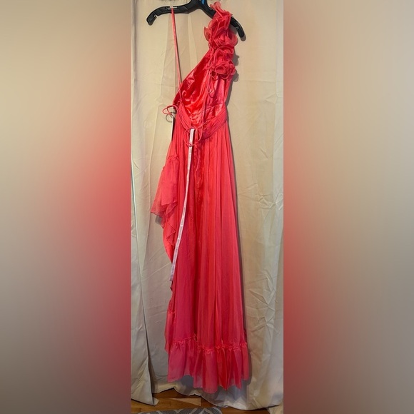 Mac Duggal 67989 NWT Ruffled One Shoulder Asymmetrical Gown - Picture 5 of 6